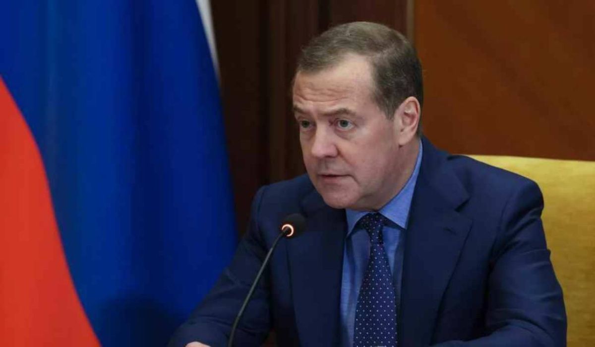 Медведев отреагировал на заявление Трампа о &quot;игре России с огнем&quot;