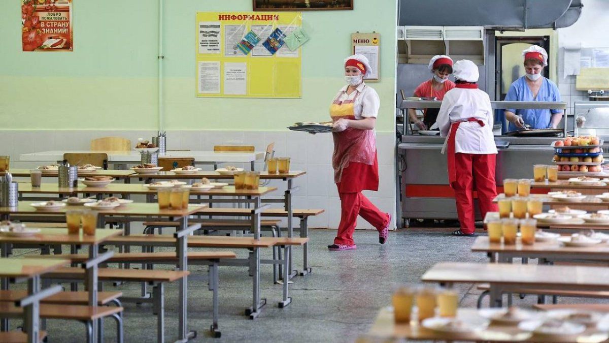 Президент Татарстана посоветовал главам районов пару раз в неделю обедать в школьных столовых