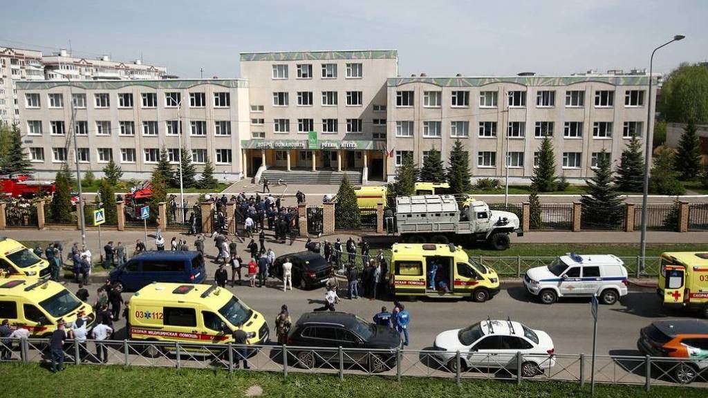 Минниханов призвал жить будущим после стрельбы в гимназии №175 в Казани
