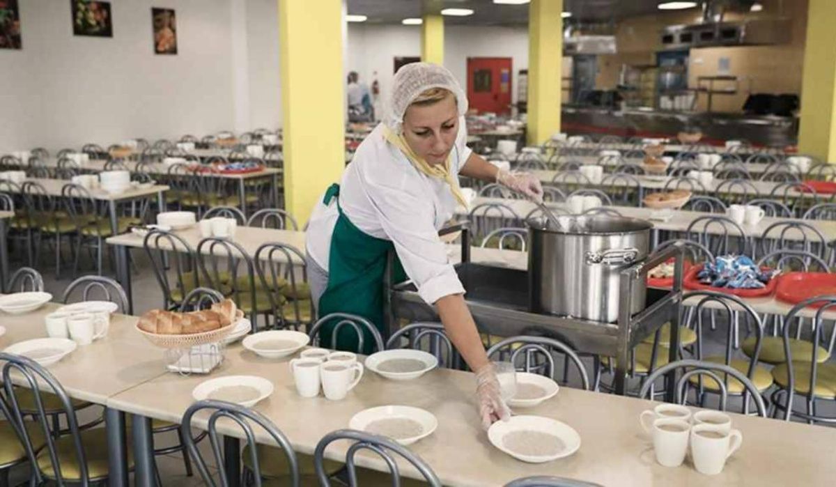 Питание в школах Петербурга подорожает на 10% с 1 сентября