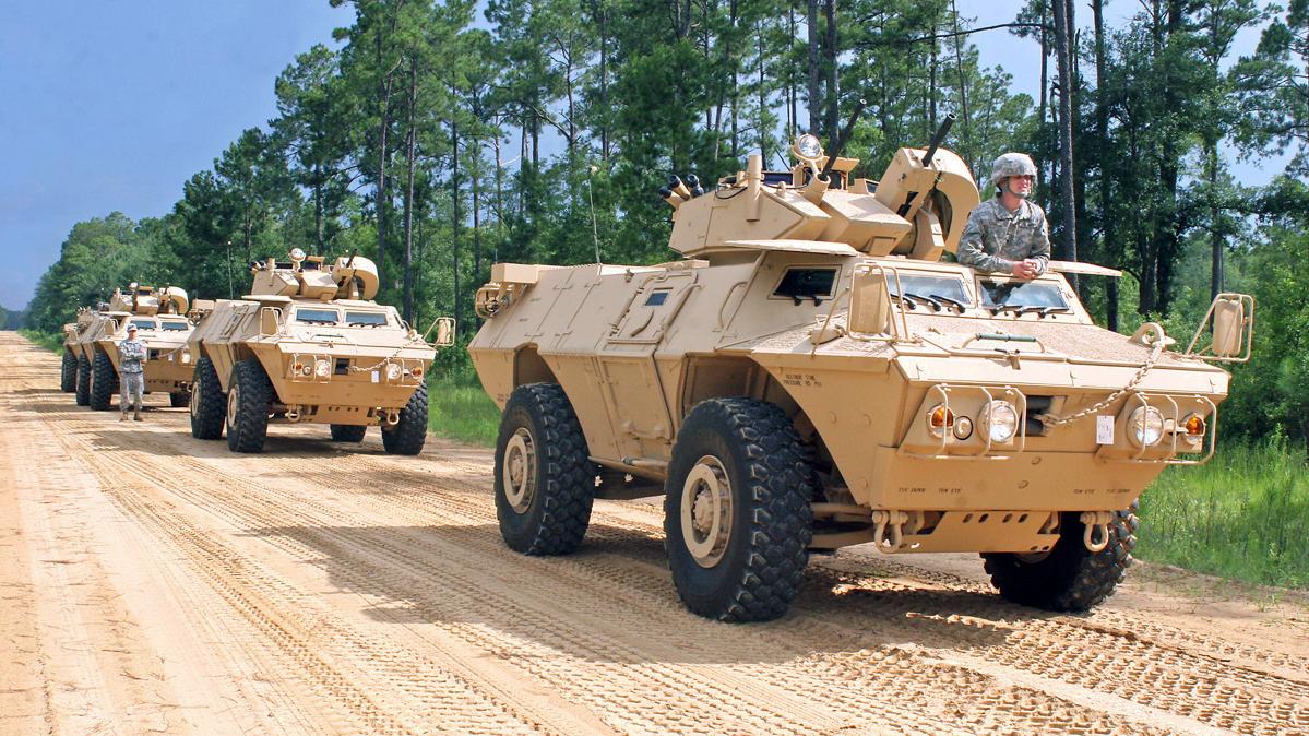 США передали Греции 130 бронетранспортеров M1117