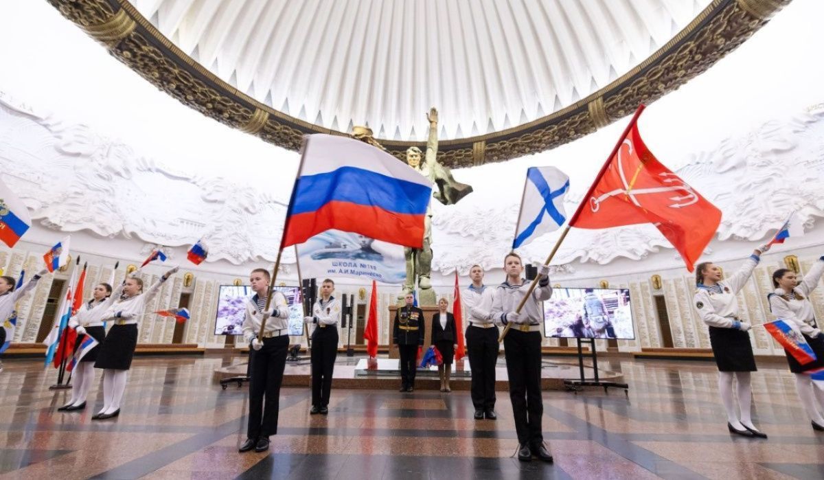 Школьные музеи из 70 регионов России выставили экспонаты в Музее Победы