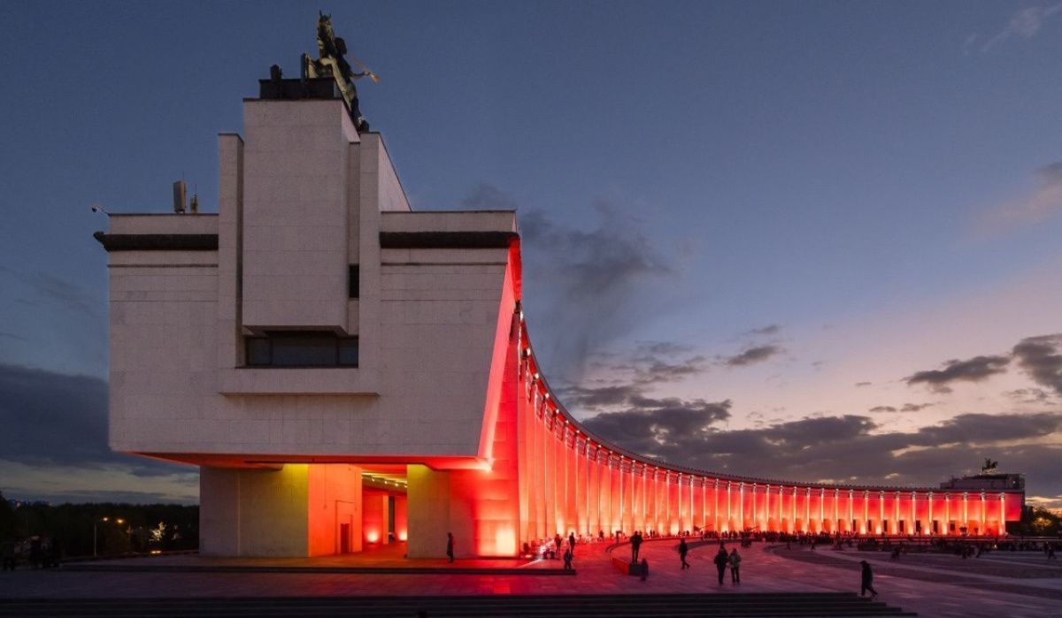 Более 30 музеев России представят выставку Музея Победы о Параде 1941 года