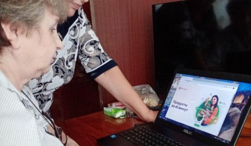 Челябинских пенсионеров научат пользоваться гаджетами и Интернетом
