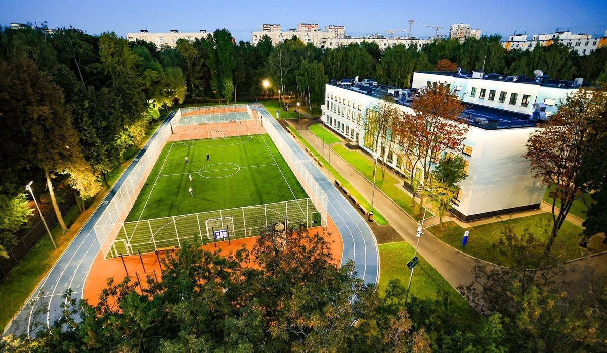 Архитектурно-художественная подсветка обновила школы Москвы