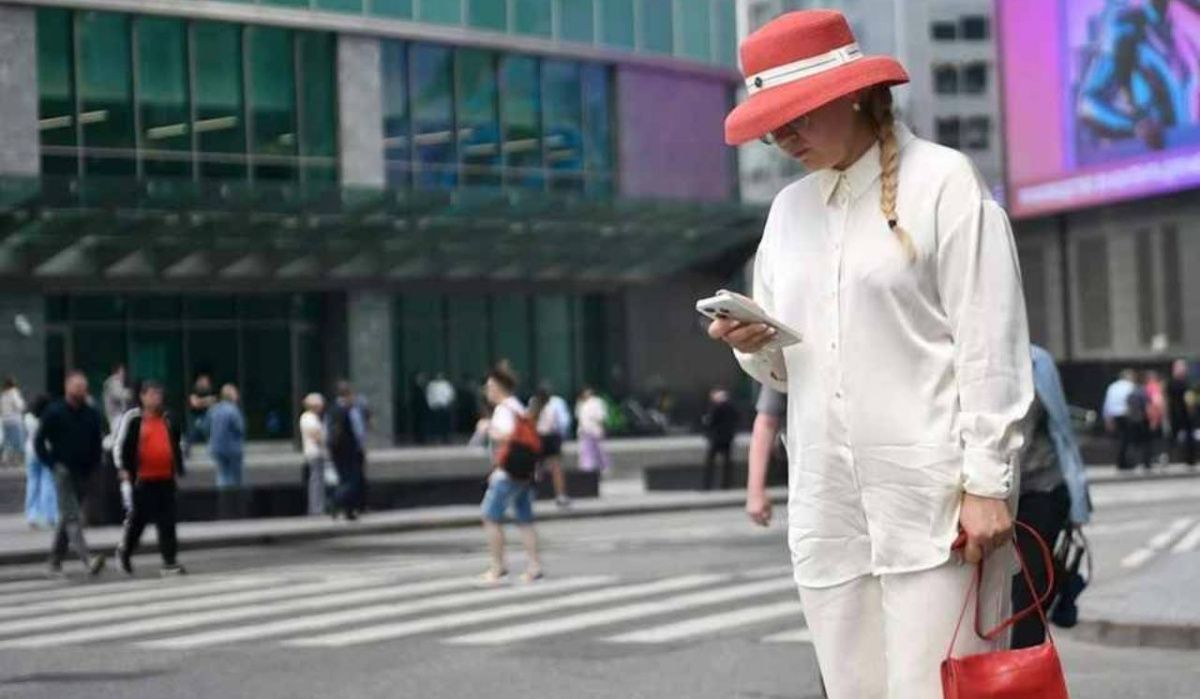 Петербург первым внедрит мессенджер MAX для вызова городских служб