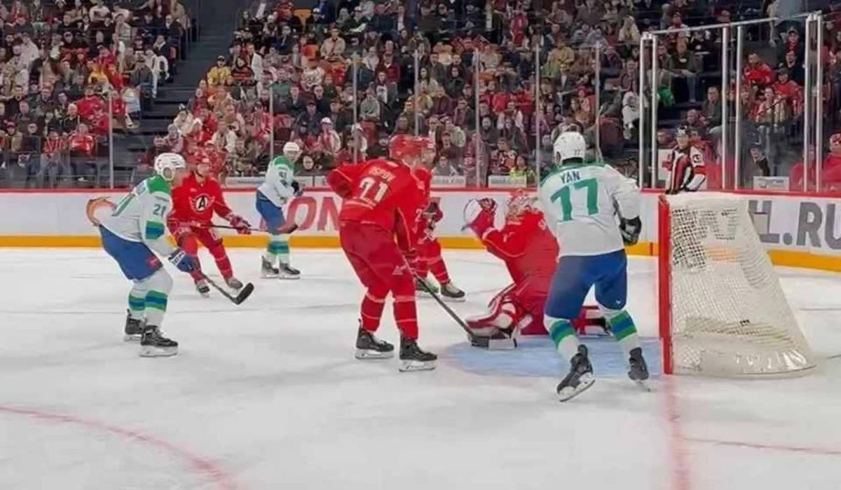 «Салават Юлаев» уступил «Автомобилисту» в матче КХЛ