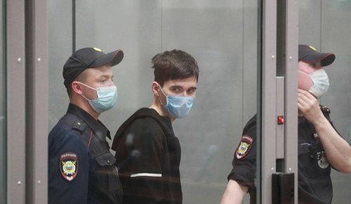 Обвиняемый в убийстве детей и учителей в школе Казани Галявиев попросил прощения