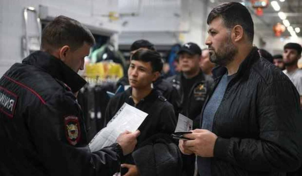 Глава Крыма предлагает ограничить въезд семей мигрантов в Россию