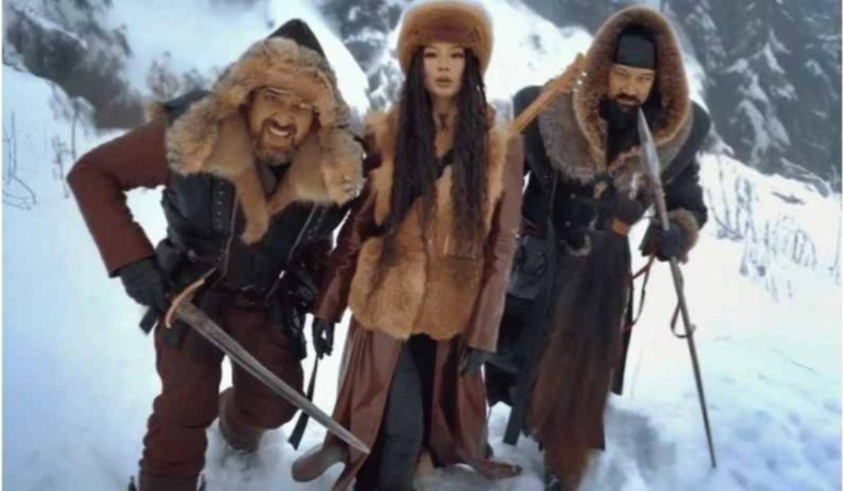 Ворвавшаяся в мировые чарты башкирская группа AY YOLA анонсировала новую песню