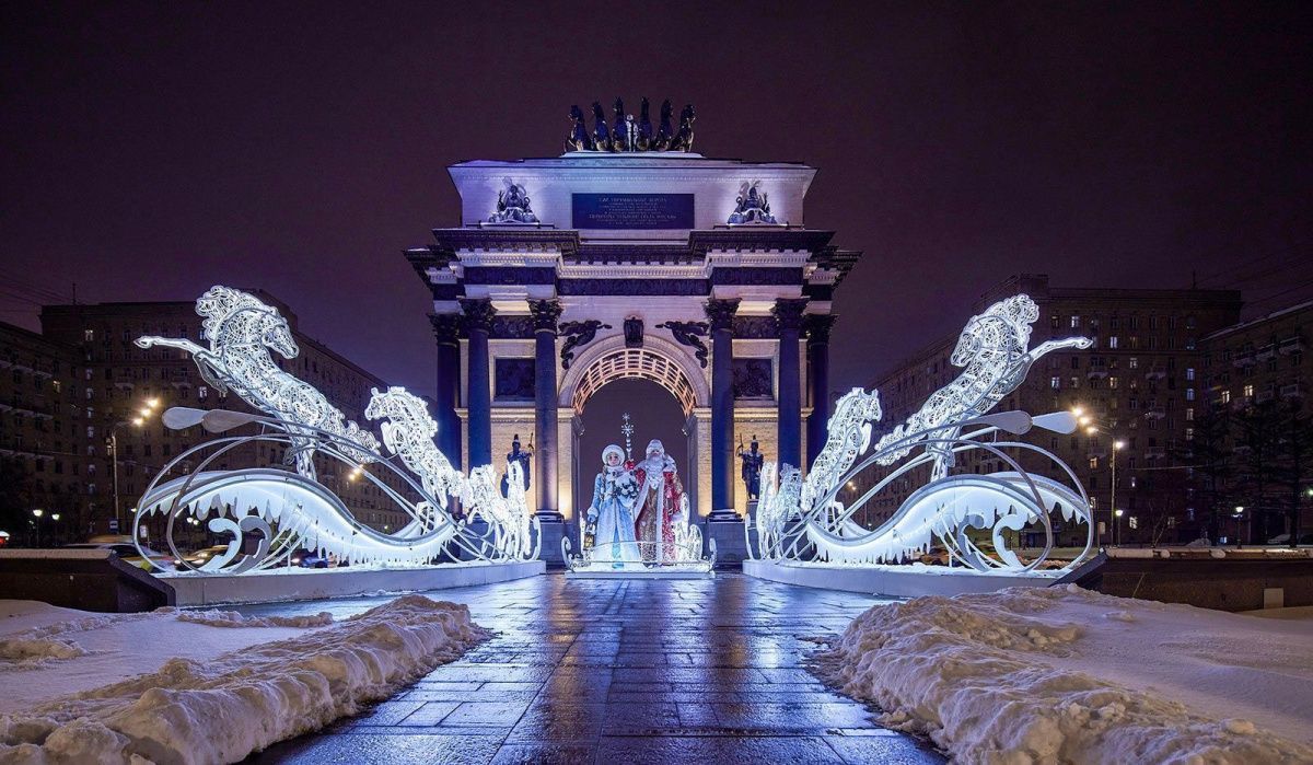 Москва готовится к Новому году и Рождеству