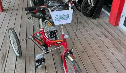 В Казани на улице установили велотренажёр для детей с ОВЗ 