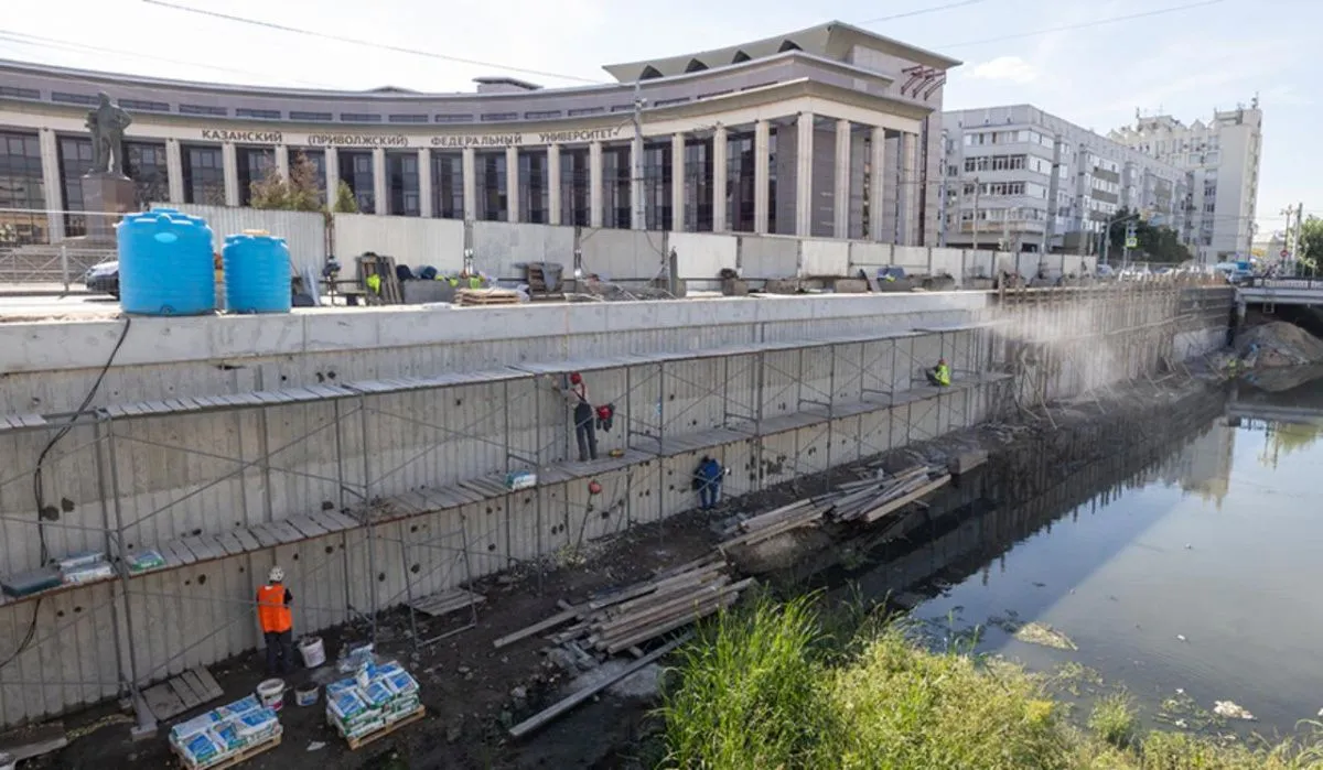 В Казани разрушенную стену достроят в ближайшее время